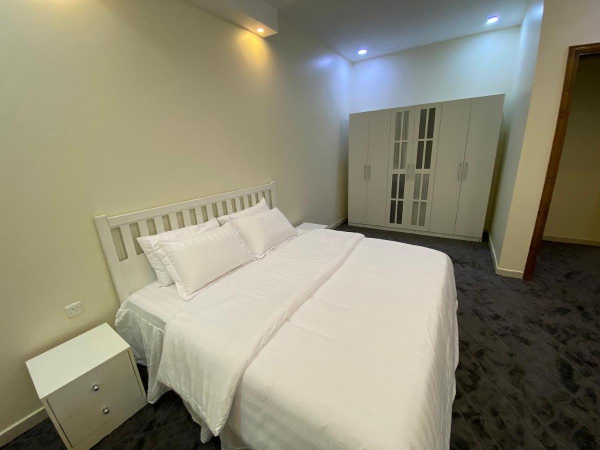 Al Diyafah Apts Медина Екстериор снимка